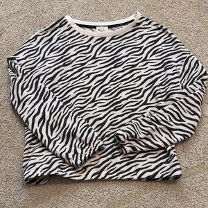 Remi James NYC Zebra Print Pullover – Women’s Large